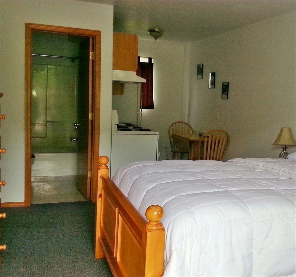 Clark Fork Lodge Экстерьер фото